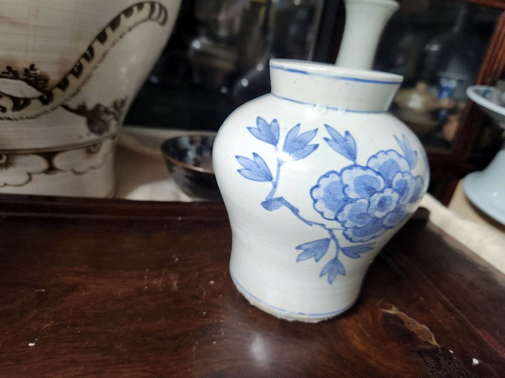 청화백자 목단문준(충) 이미지