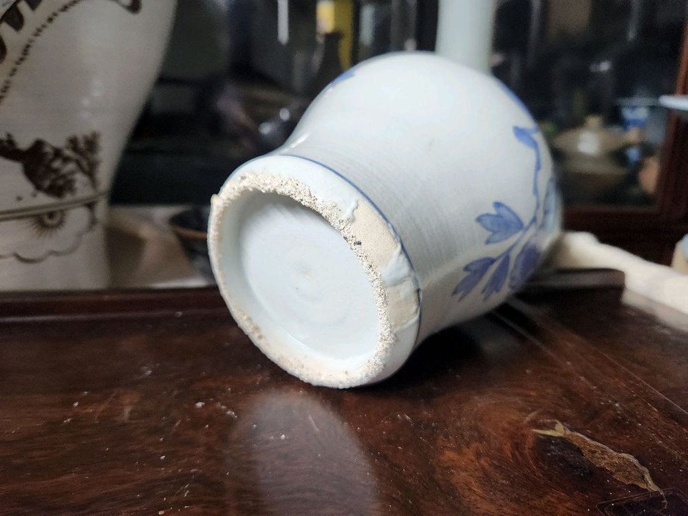 청화백자 목단문준(충) 이미지