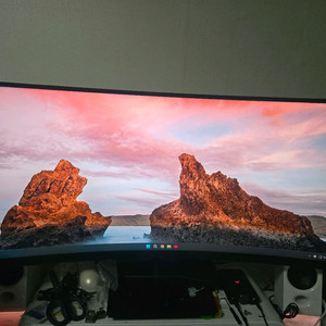 34인치 울트라 와이드 모니터 이미지