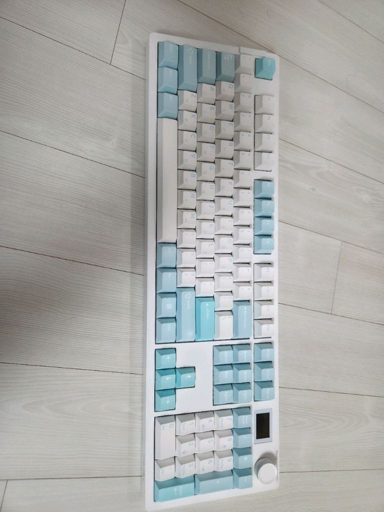 다얼유 a104pro 8K 게이밍 키보드 이미지