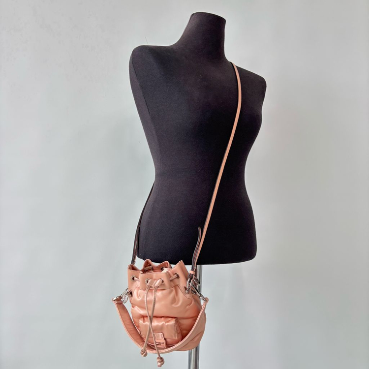 펜디 바게트백 미니 버킷백 패딩백. 몬트레조 이미지