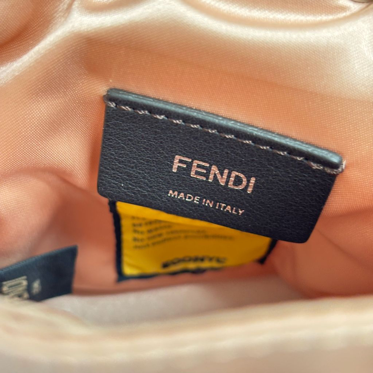 펜디 바게트백 미니 버킷백 패딩백. 몬트레조 이미지