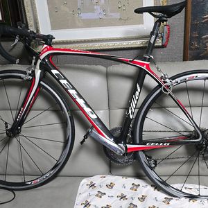 첼로 카본 로드자전거 이미지