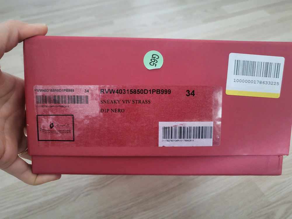 로저비비에 크리스탈 스퀘어버클 페이던트 슬립온 이미지