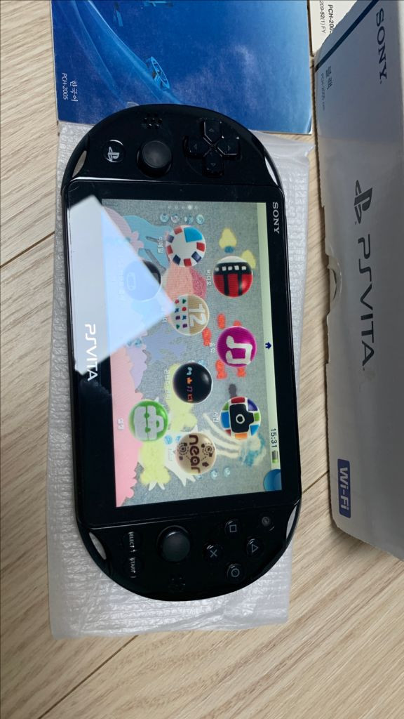 소니 PS Vita 2세대 비타 2세대 블랙 컬러 팝니다. 이미지