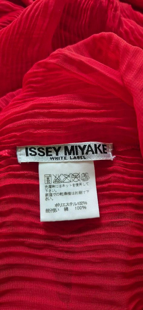 이세이미야케 플리츠플리즈 시스루 트위스트탑 이미지