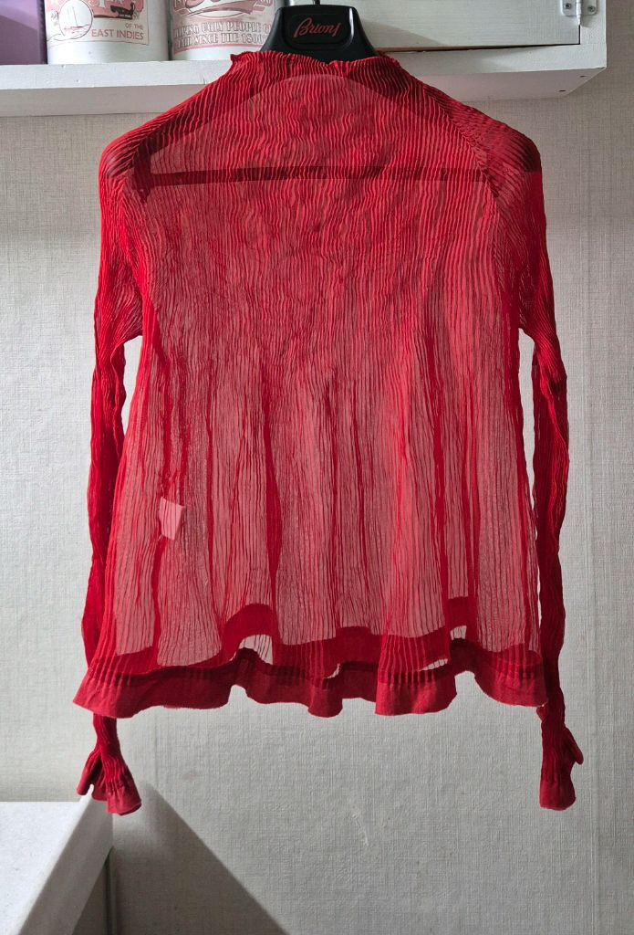 이세이미야케 플리츠플리즈 시스루 트위스트탑 이미지