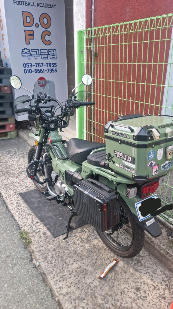 중형 오토바이 125cc 이미지