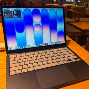 Apple 애플 맥북 네오 256gb 단순 개봉품 판매(설명 필독) 이미지