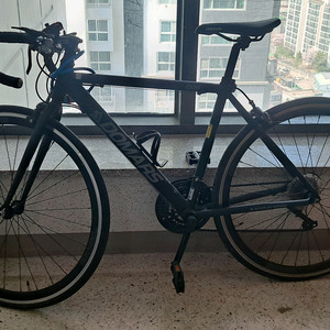 도마스 검정색 로드자전거 이미지