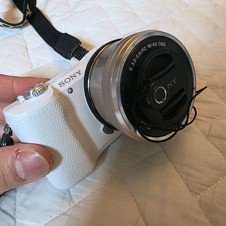 SONY 소니 A5100 미러리스 화이트 풀세트(신품급 / 컷수 1천컷 / 배터리 S급) 이미지