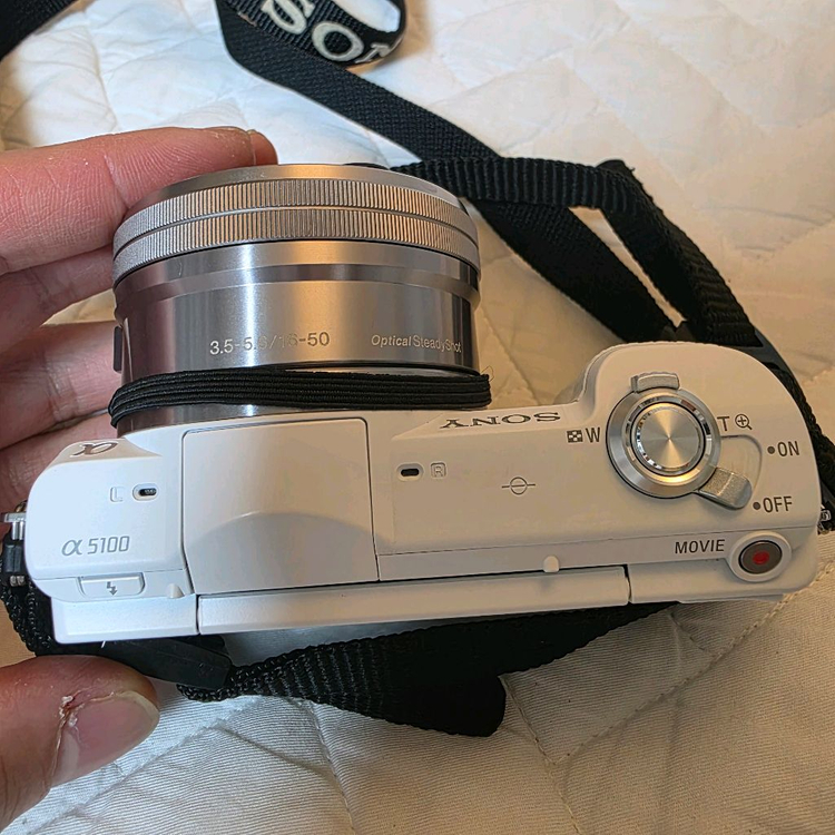 SONY 소니 A5100 미러리스 화이트 풀세트(신품급 / 컷수 1천컷 / 배터리 S급) 이미지