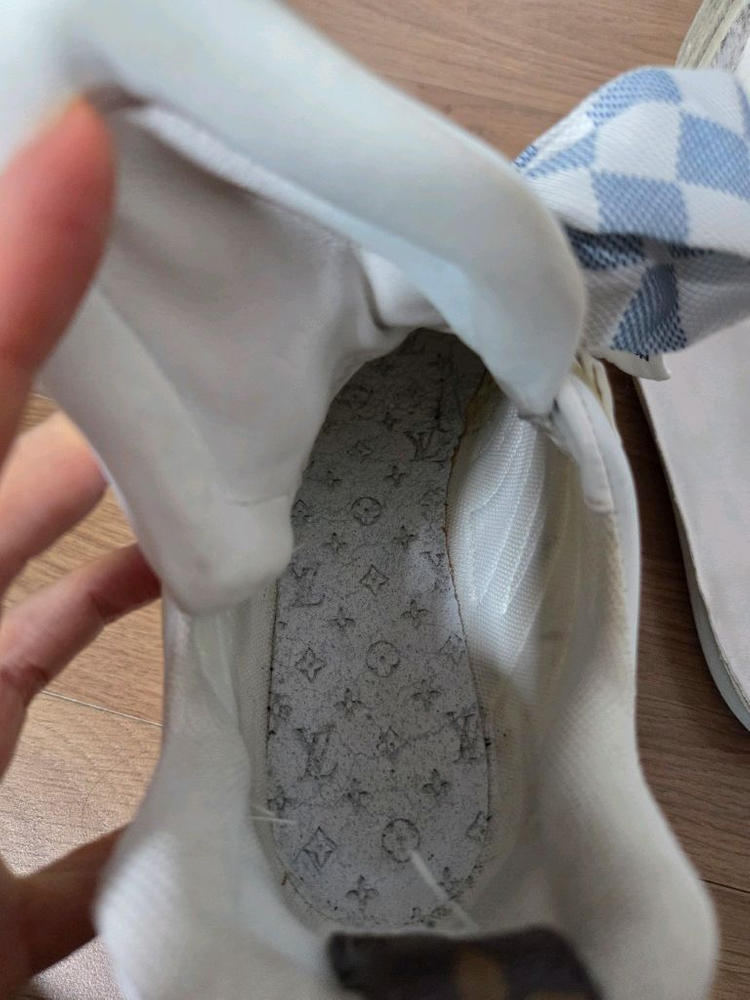 루이비통 아치라이트 체크 리본 스니커즈 이미지