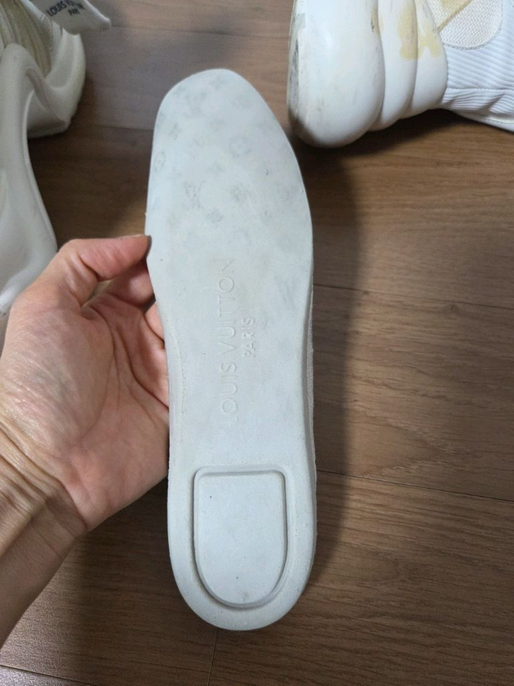 루이비통 아치라이트 체크 리본 스니커즈 이미지