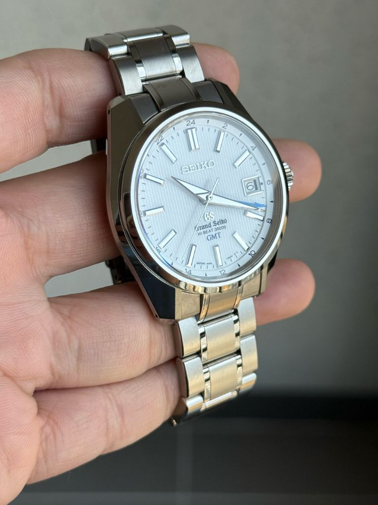 그랜드세이코 SBGJ011 (하이비트 GMT) 티타늄 판매합니다. 이미지