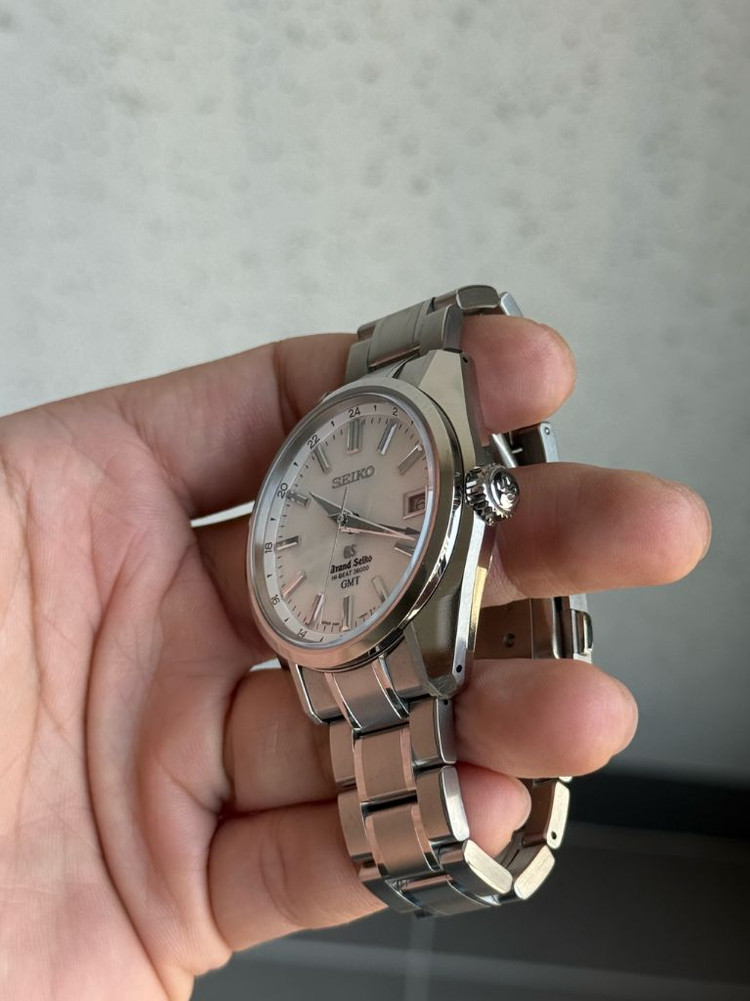 그랜드세이코 SBGJ011 (하이비트 GMT) 티타늄 판매합니다. 이미지