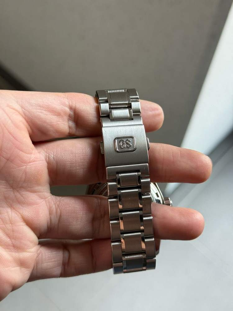 그랜드세이코 SBGJ011 (하이비트 GMT) 티타늄 판매합니다. 이미지