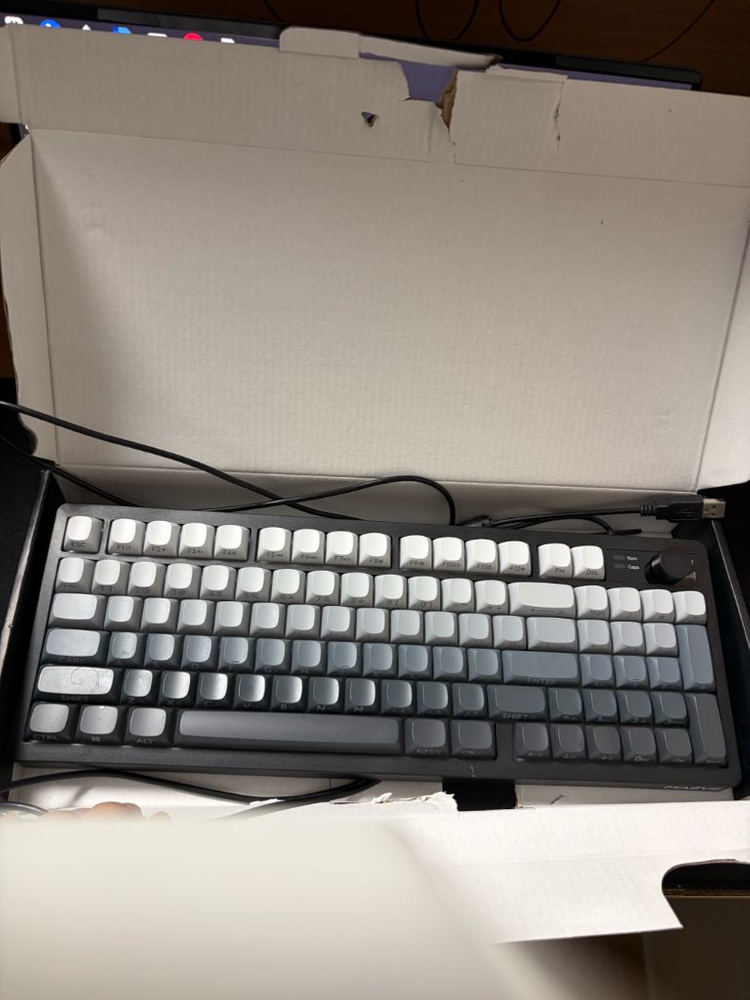 그라데이션 키캡 기계식 키보드 이미지