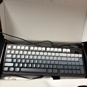 그라데이션 키캡 기계식 키보드 이미지