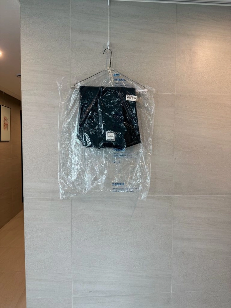 버터플라이 프린트 맨투맨 이미지