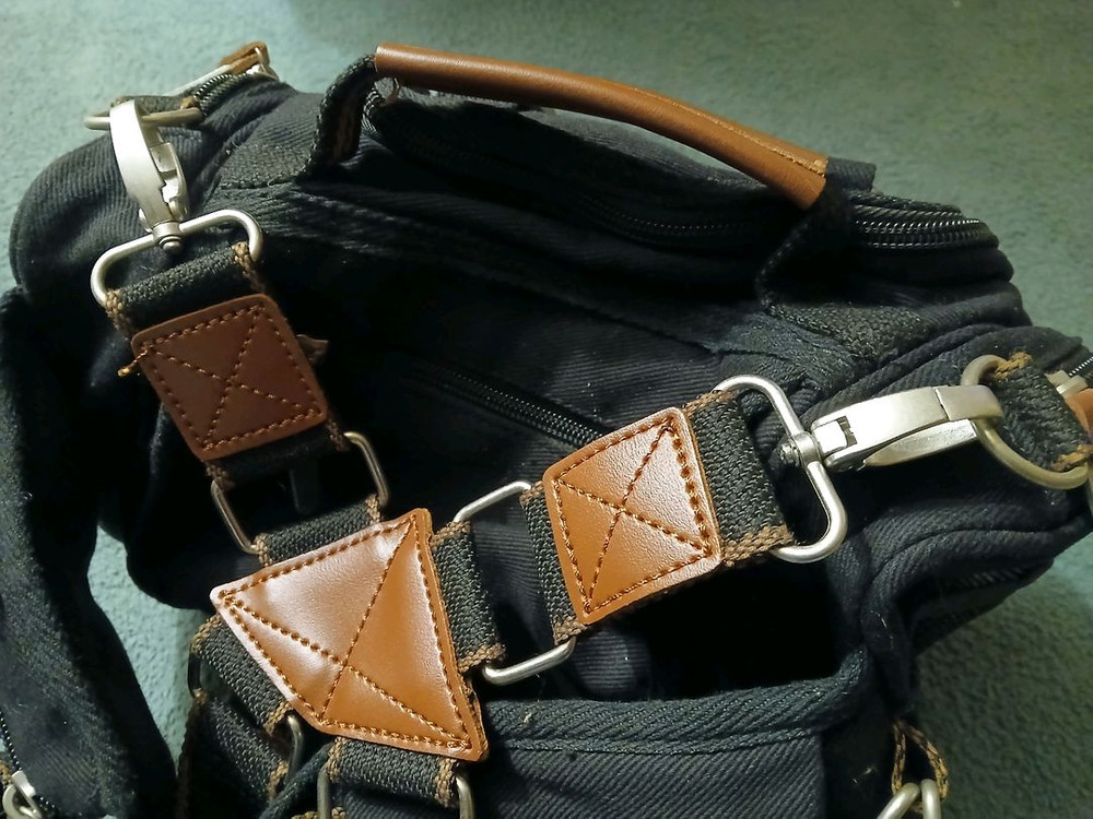 진격의 거인 가방 백팩 팝니다 이미지