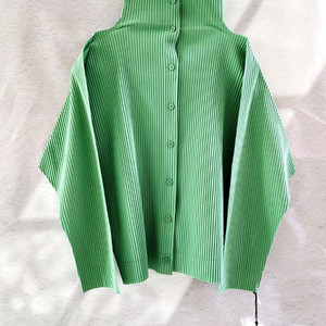 이세이미야케 미 가디건 이미지