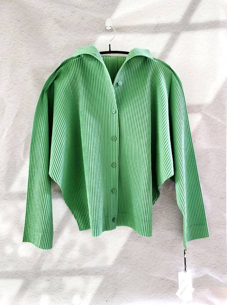 이세이미야케 미 가디건 이미지