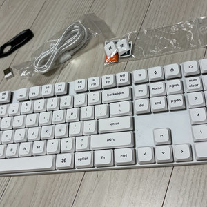 키크론 K5 SE2 화이트 유무선 로우프로파일 저소음 적축 키보드 이미지