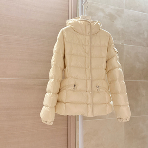 몽클레어 바란테 패딩 화이트 이미지