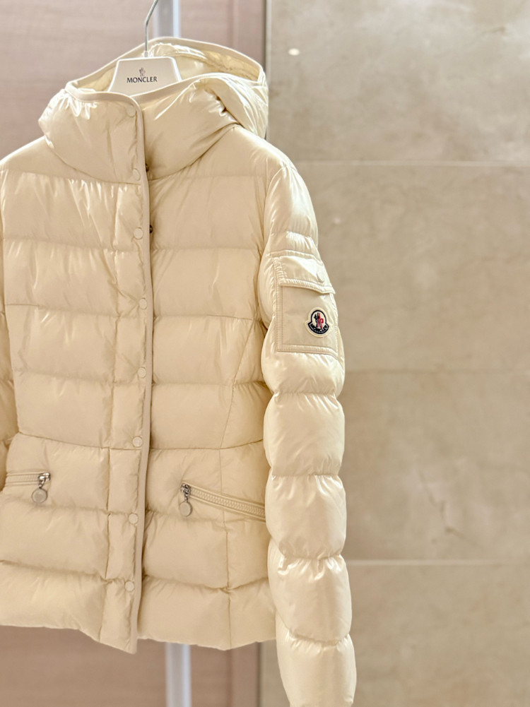 몽클레어 바란테 패딩 화이트 이미지