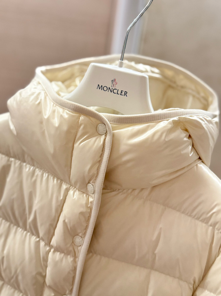 몽클레어 바란테 패딩 화이트 이미지