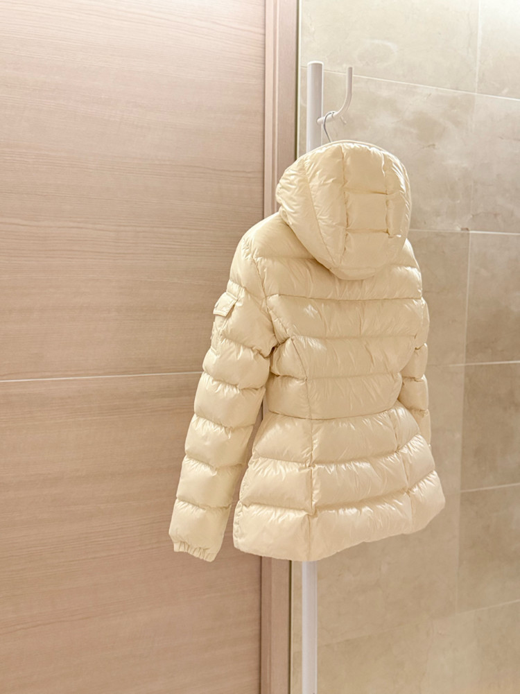 몽클레어 바란테 패딩 화이트 이미지