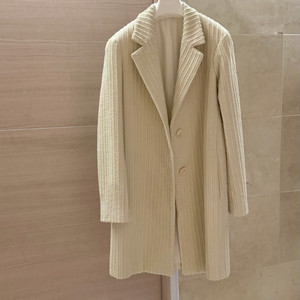 르메르 여성 코듀로이 코트 이미지