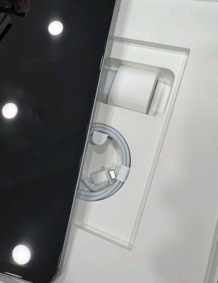 아이패드프로12.9 6세대 256GB + 애플펜슬2 (새제품급) 이미지