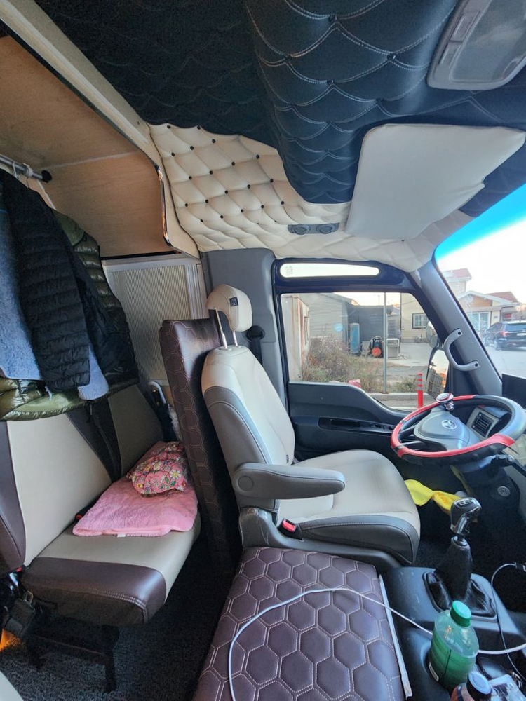 레스타 캠핑카 판매합니다 이미지