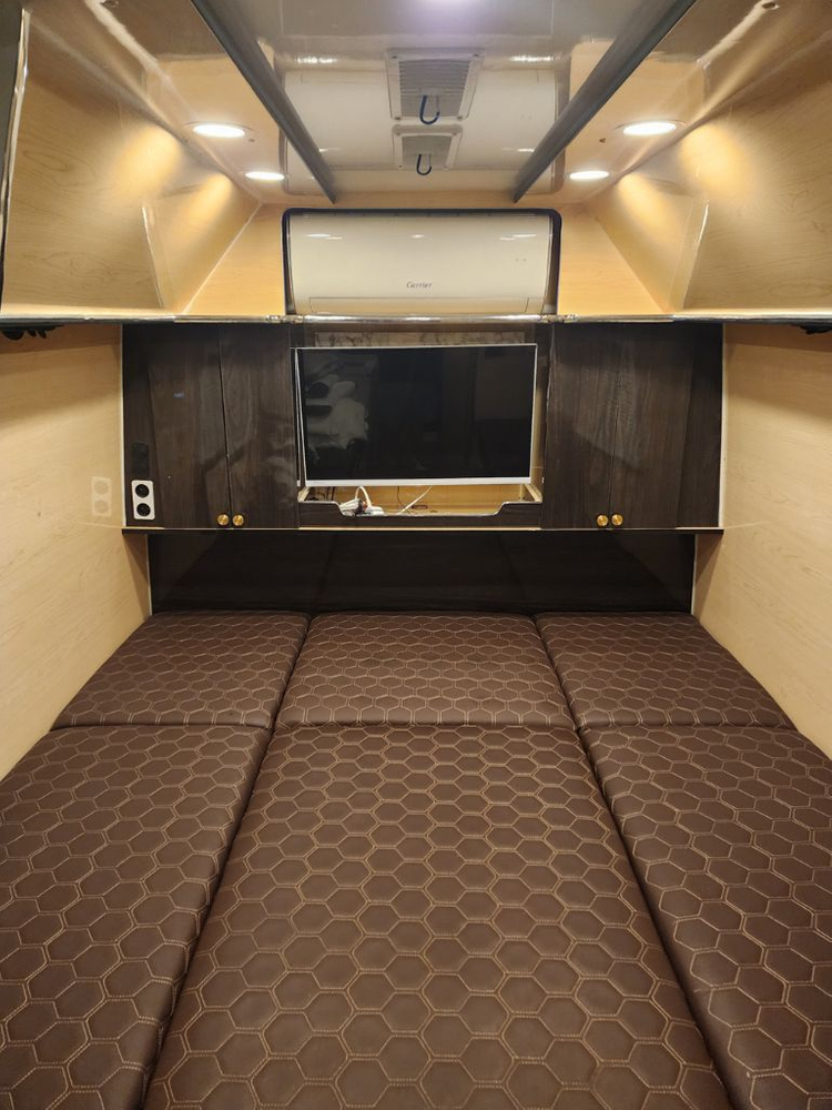 레스타 캠핑카 판매합니다 이미지