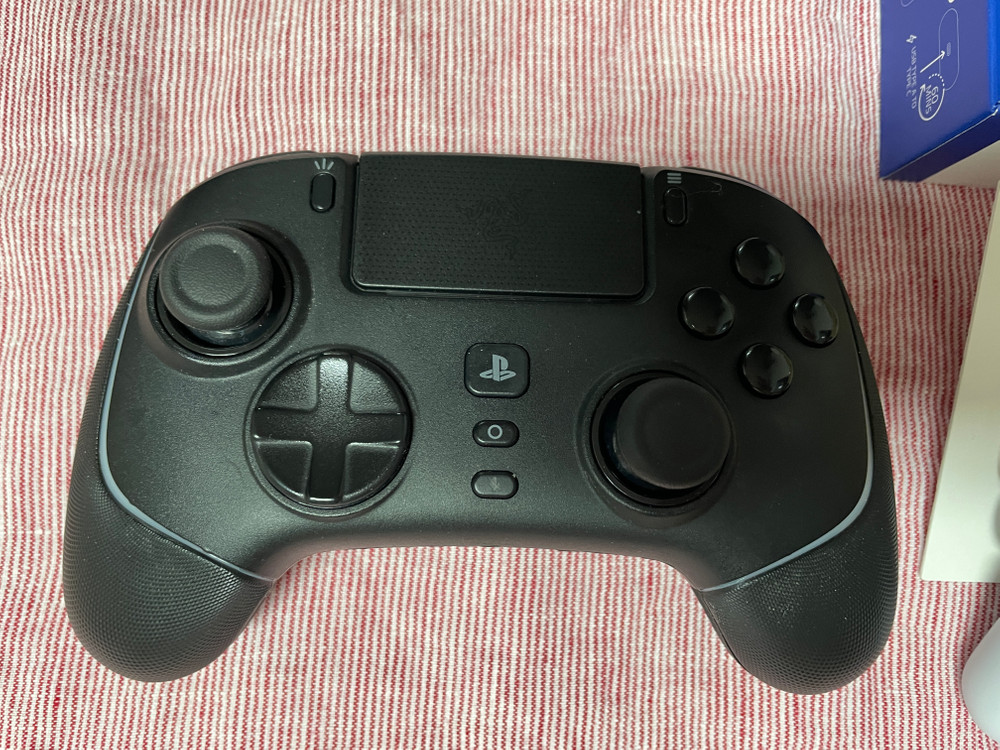 레이저 울버린 V2 프로(플스5/PC 겸용) + 레이저 해머헤드 하이퍼스피드 + 듀얼센스 이미지