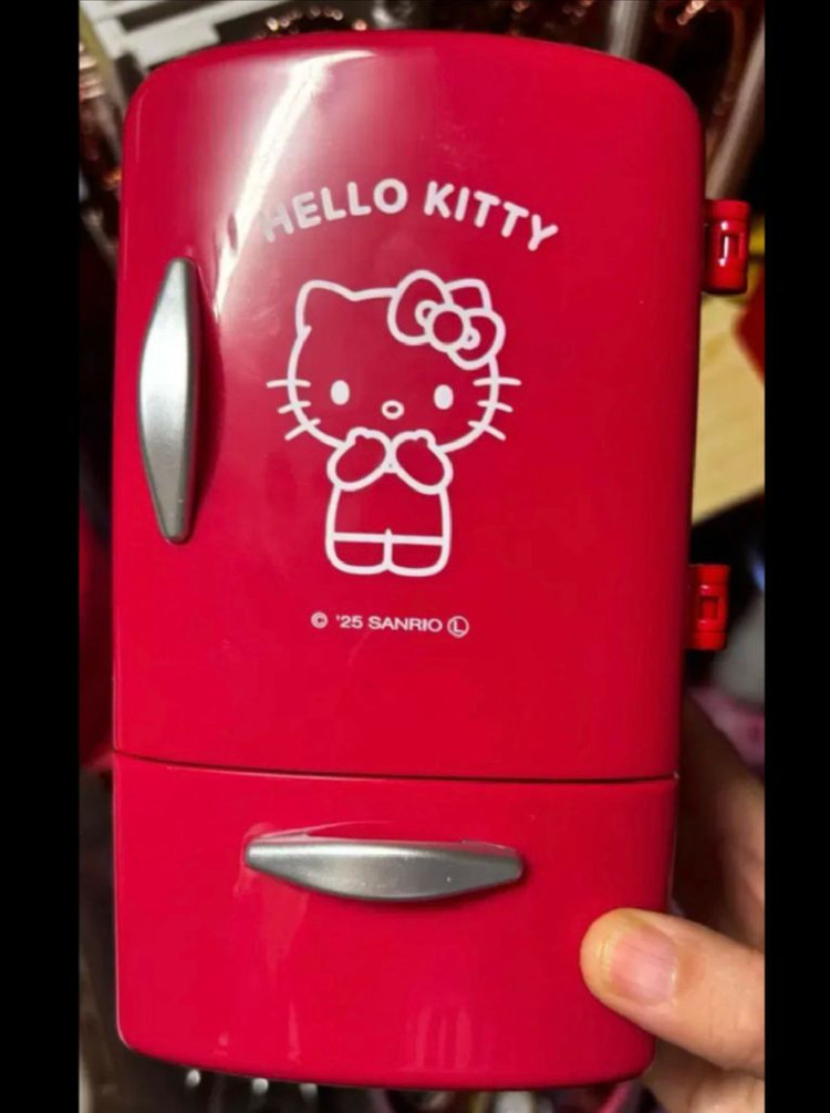 산리오 헬로키티 미니 냉장고 보관함 이미지