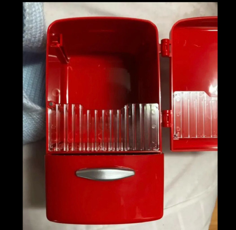 산리오 헬로키티 미니 냉장고 보관함 이미지