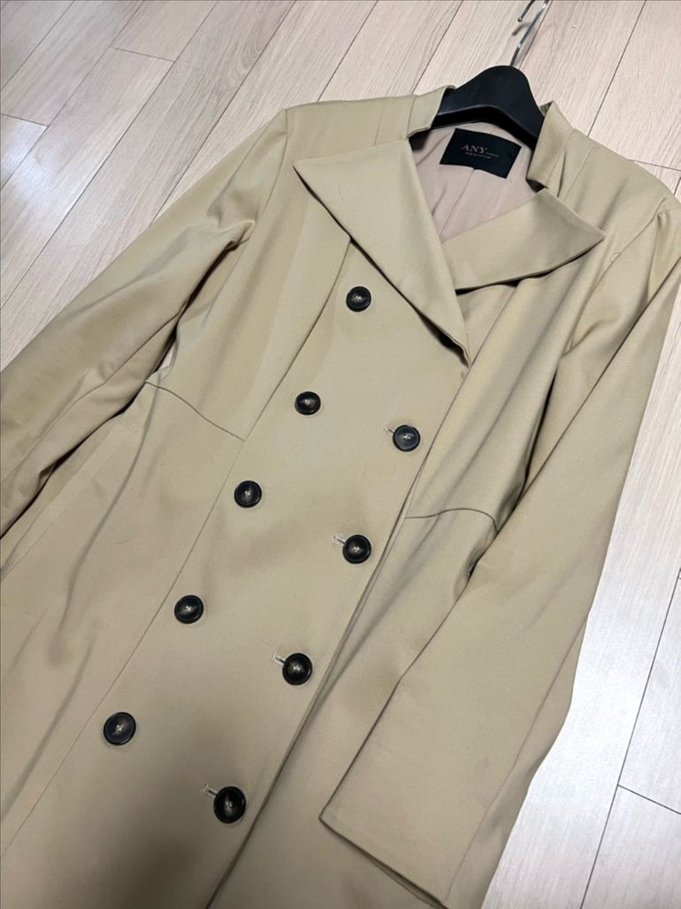 제평 애니 ANY 스탠카라 트렌치 원피스 겸 코트 더블버튼 롱자켓 베이지 이미지