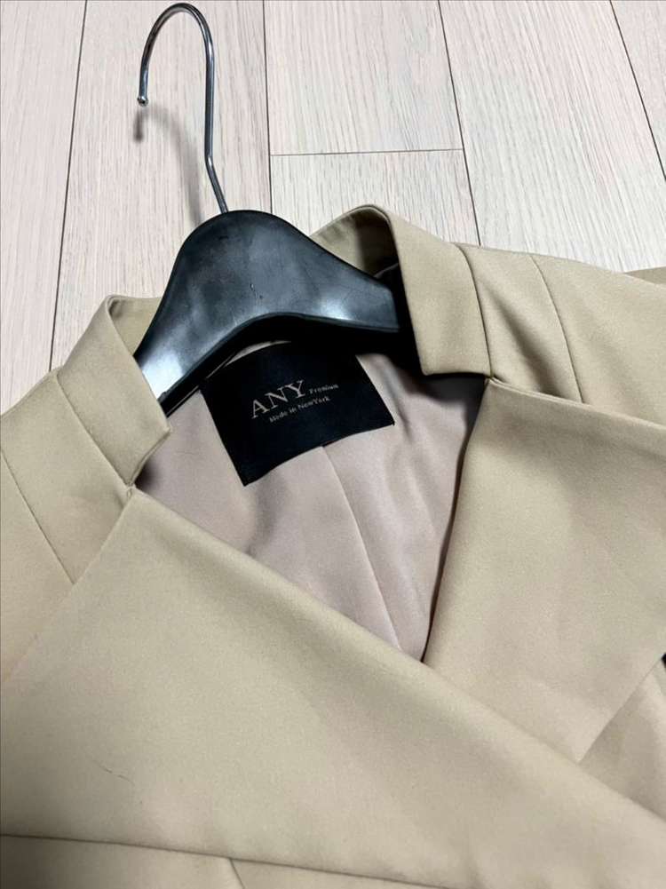 제평 애니 ANY 스탠카라 트렌치 원피스 겸 코트 더블버튼 롱자켓 베이지 이미지