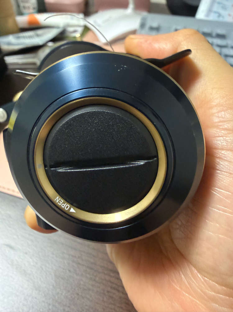 [S급]21솔티가ic 100L(한국다이와정품/6.3:1) + slpw 130mm 핸들 + 용스 드랙음튜닝 이미지