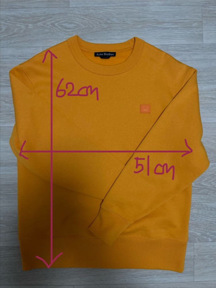 아크네 페어뷰 페이스 맨투맨 오렌지 아크네 페이스 맨투맨 이미지
