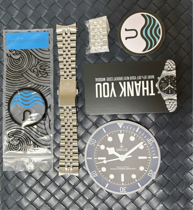 엉클세이코 브레이슬릿 머피38풀구성 이미지