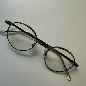 젠틀몬스터 안경 이미지