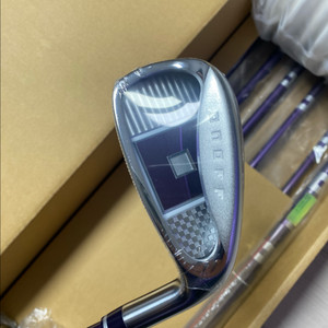 새제품 다이와온오프 여성용 LP423. 7아이언세트 이미지