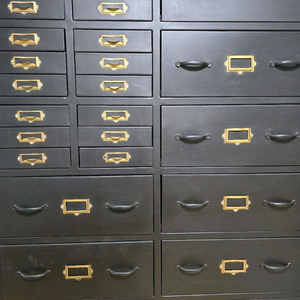 클래식 서랍장 이미지