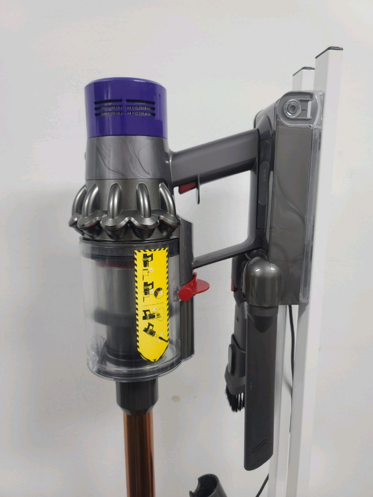 다이슨 무선청소기 V10(거의 A급,삼성배터리교체>1시간14분작동,전체해체,Cleaning완) 이미지