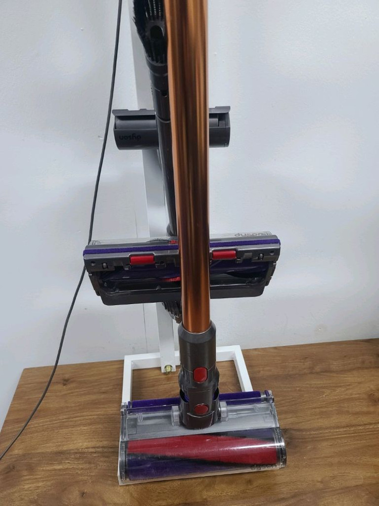 다이슨 무선청소기 V10(거의 A급,삼성배터리교체>1시간14분작동,전체해체,Cleaning완) 이미지