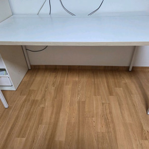 데스커책상 이미지